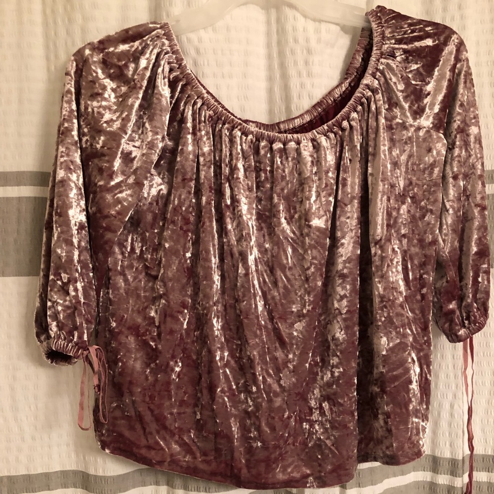 AE Off shoulder top